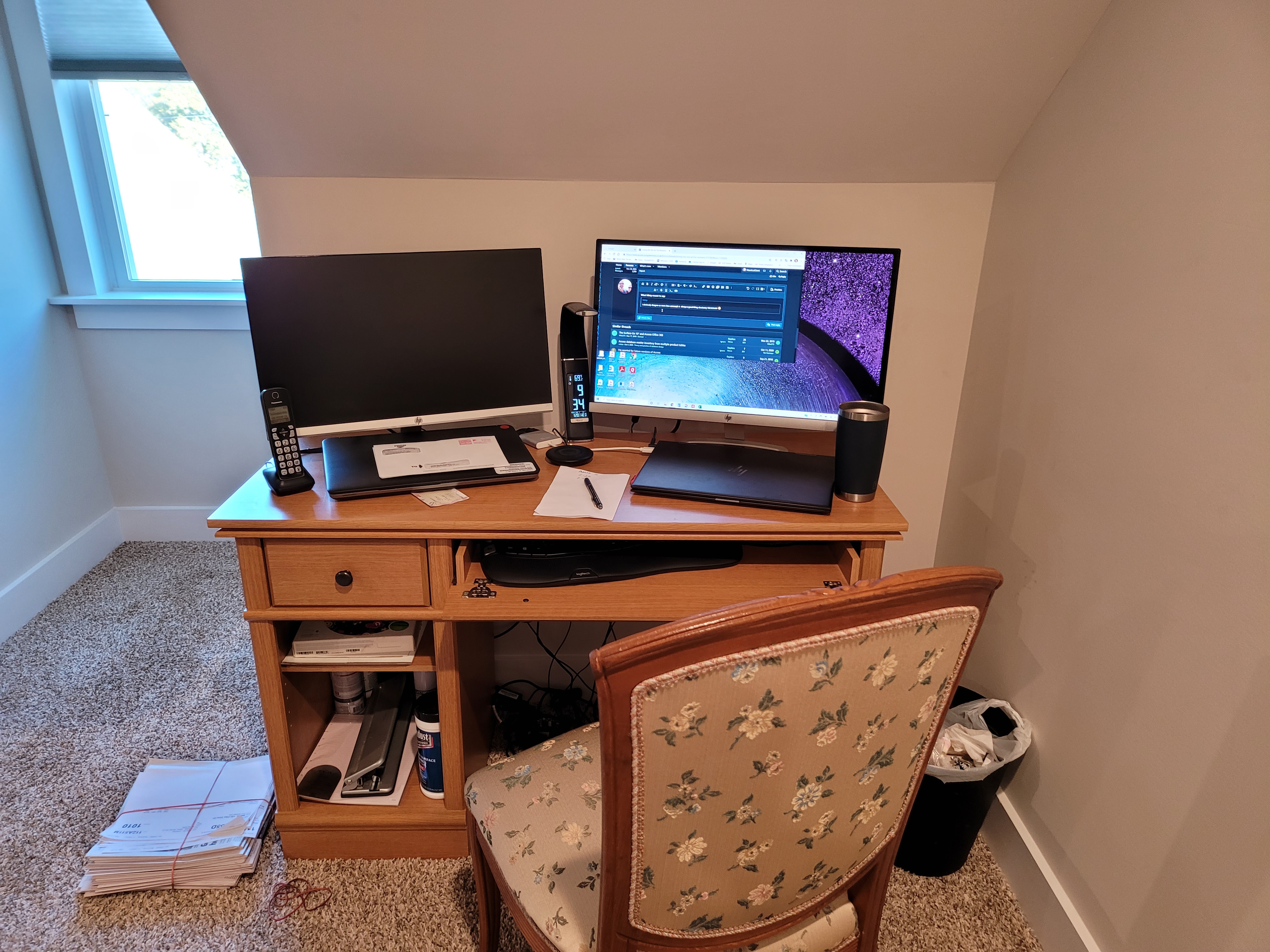 Desk.jpg